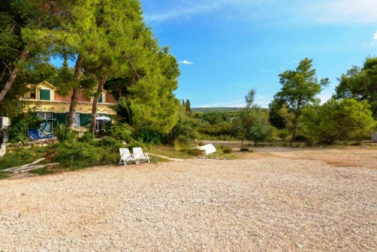 Deluxe Villa Sirena On The Beach With Pool Supetar Exterior photo