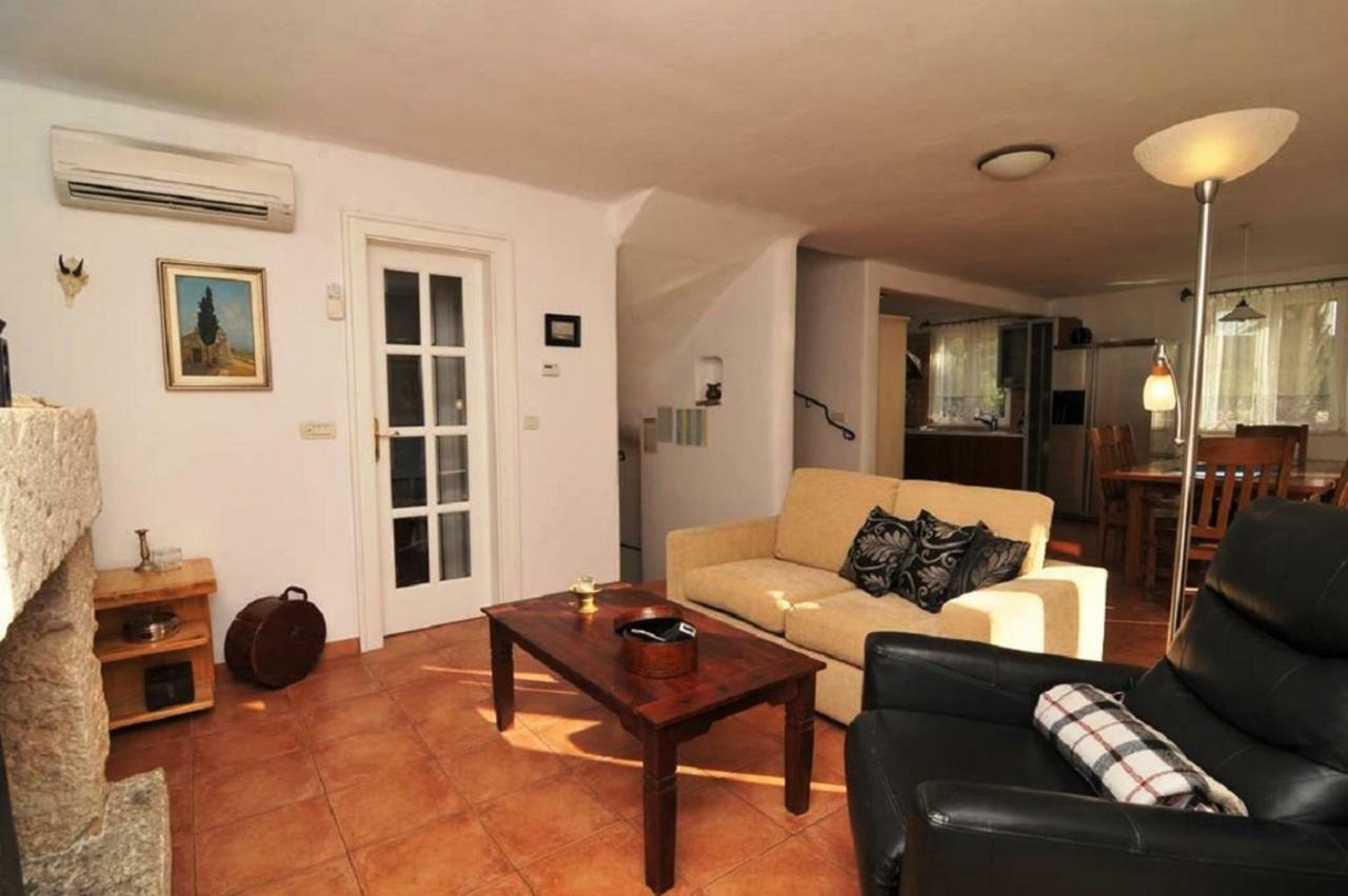 Deluxe Villa Sirena On The Beach With Pool Supetar Exterior photo
