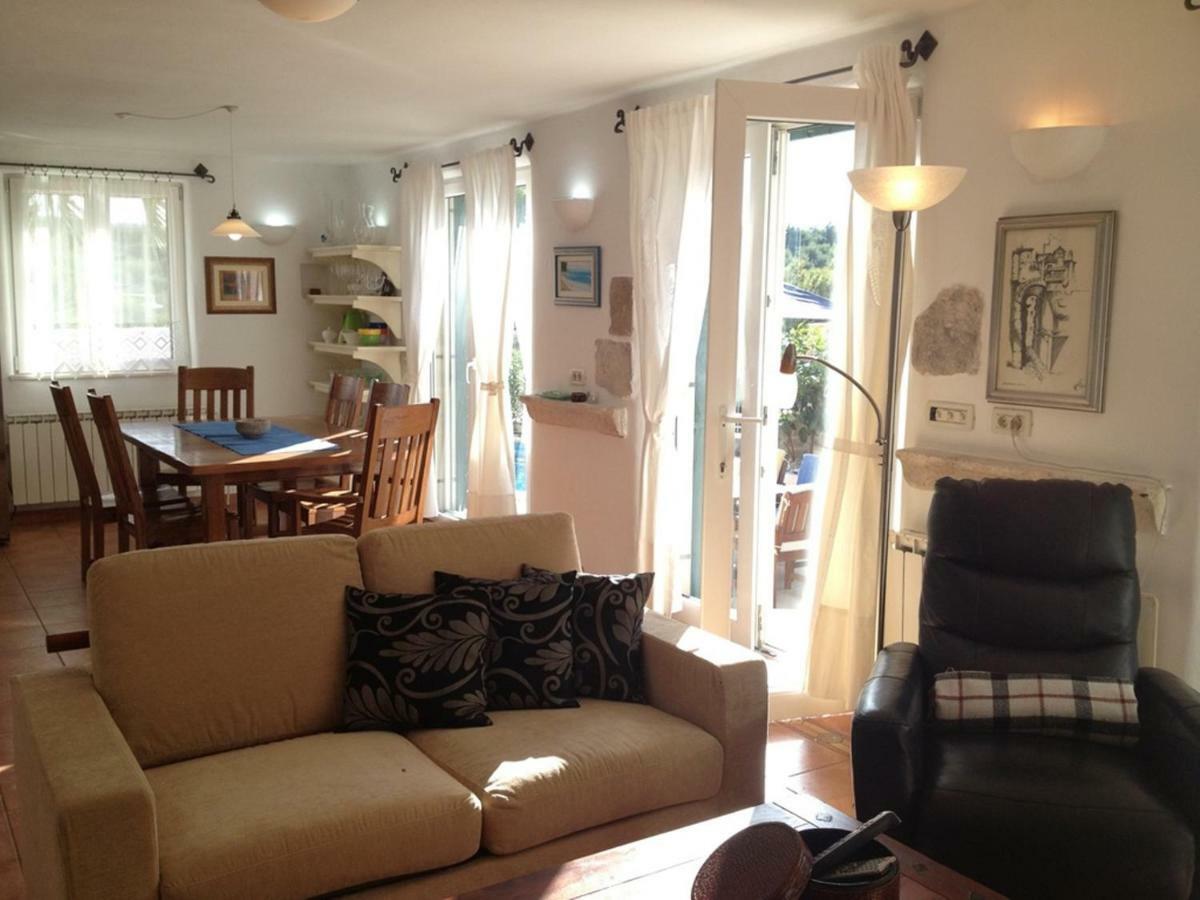 Deluxe Villa Sirena On The Beach With Pool Supetar Exterior photo